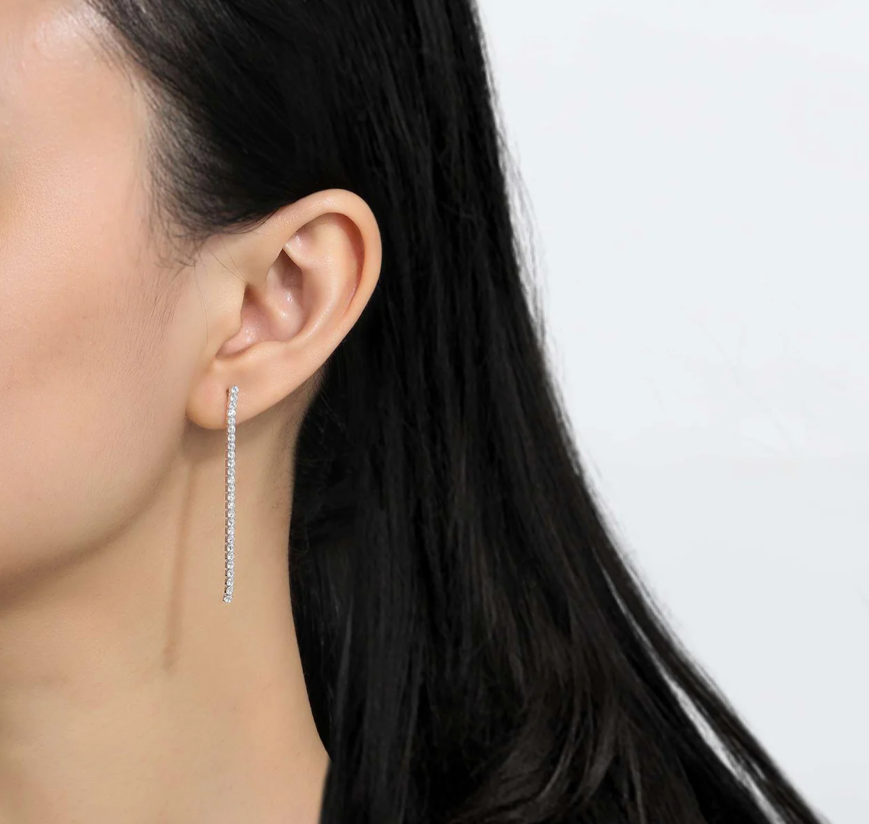 1.04 Cart Linear Drop Earrings: Rental
